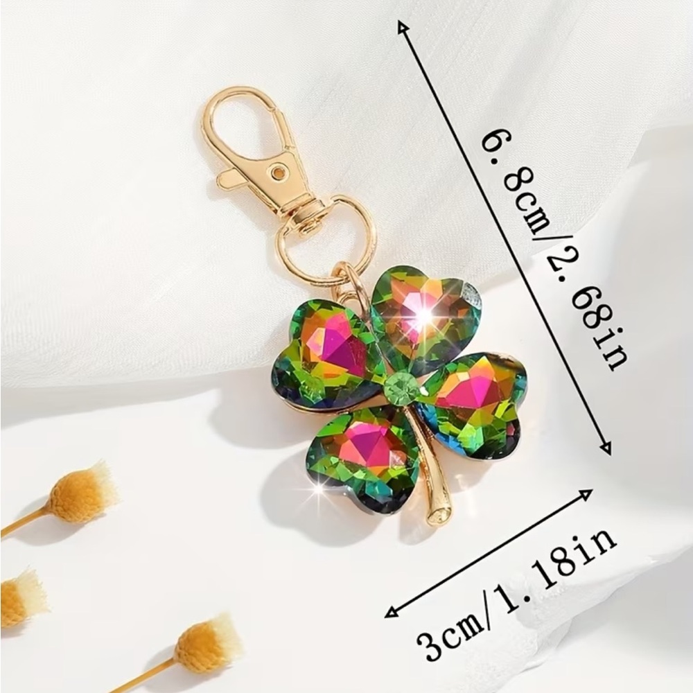 Luxury Rhinestone-Encrusted Four-Leaf Clover Keychain Clear and Gold Tone NIP - Picture 3 of 3